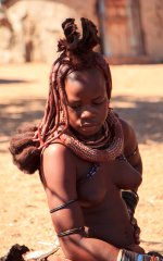 08-Himba woman